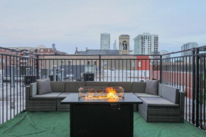 McCormick 2B/2Ba for up to 6 guests with Private patio, Optional Parking & Gym